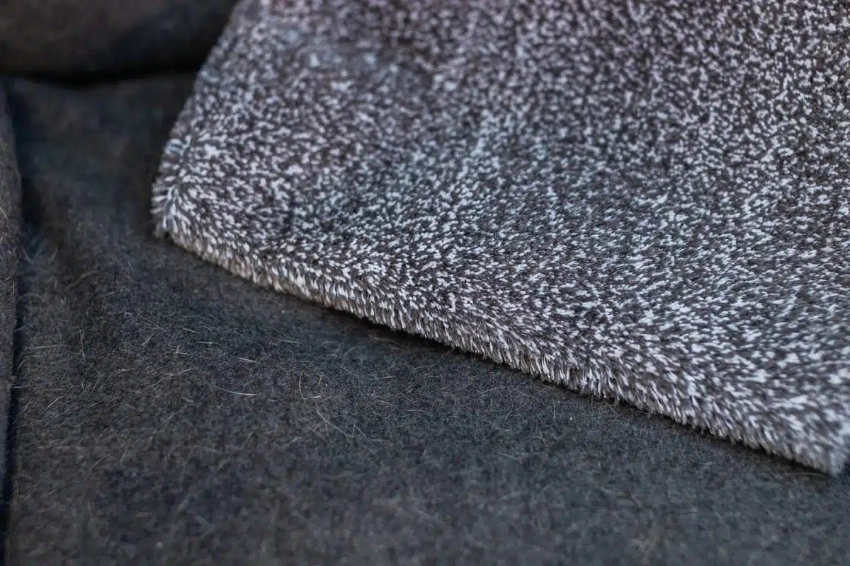 The Rag Company – Salt N’ Pepper Microfiber Interior Mitt 16cm x 23cm